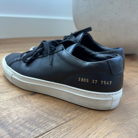 Common Projects Achilles low top sneaker. Black leather with white sole, Size 37 - Picture 5 of 10